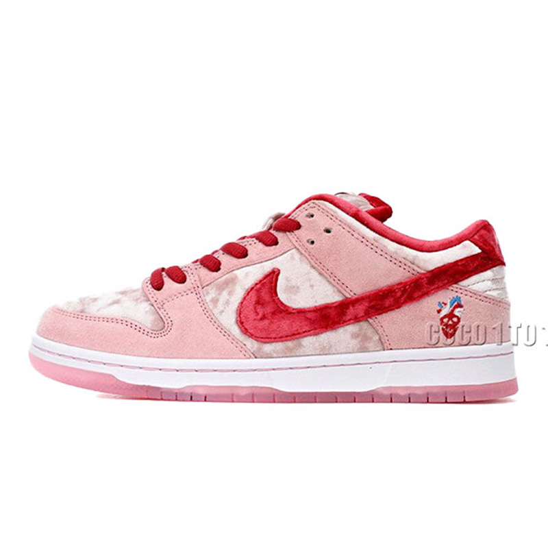 Nike SB Dunk Low StrangeLove Skateboards CT2552-800