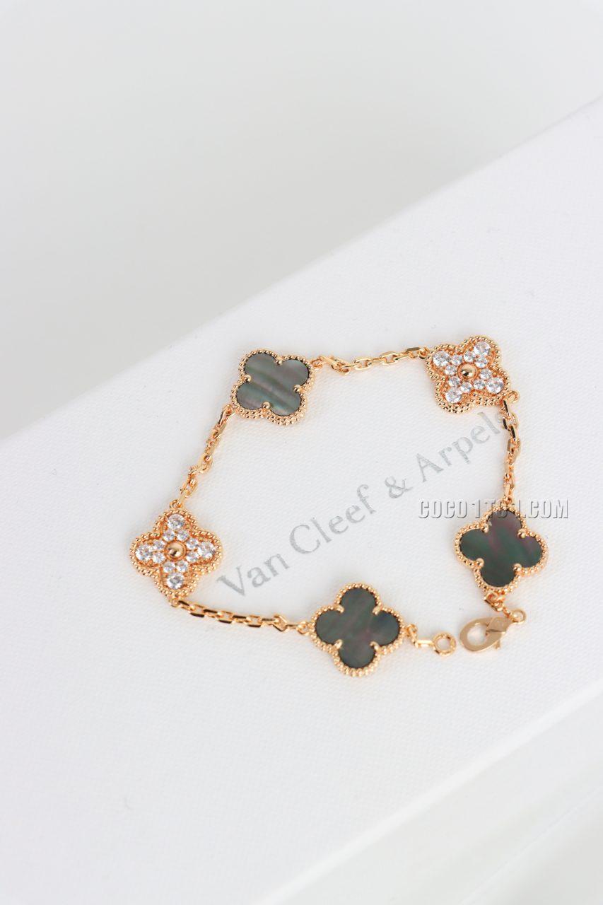 Van Cleef Arpels Grey Pearl Simple Diamond Five-Flower Bracelet