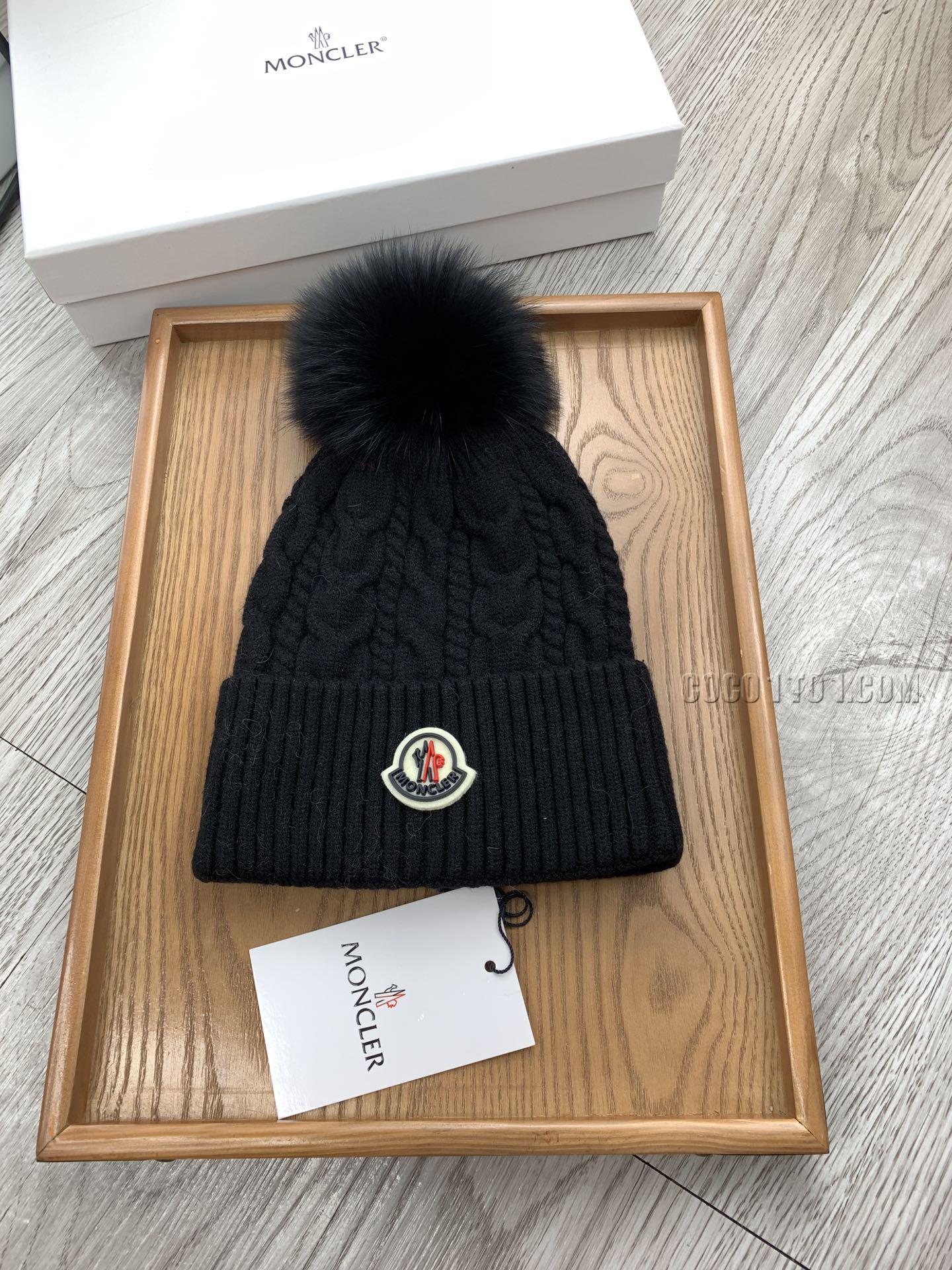 Moncler Fox Fur Pom Pom Wool Knit Beanie N42501