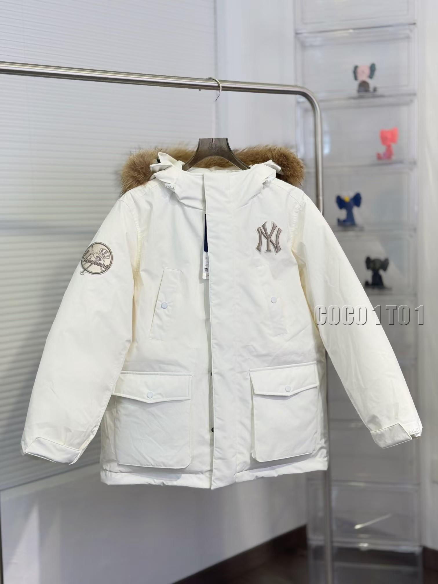 MLB New York Yankees Fur Collar Hooded Down Jacket White