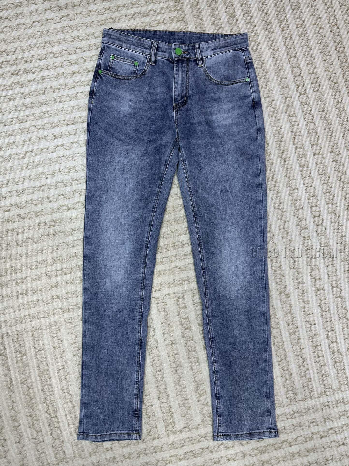 Louis Vuitton 2024 Spring/Summer High-End Customized Slim Fit Jeans N42501