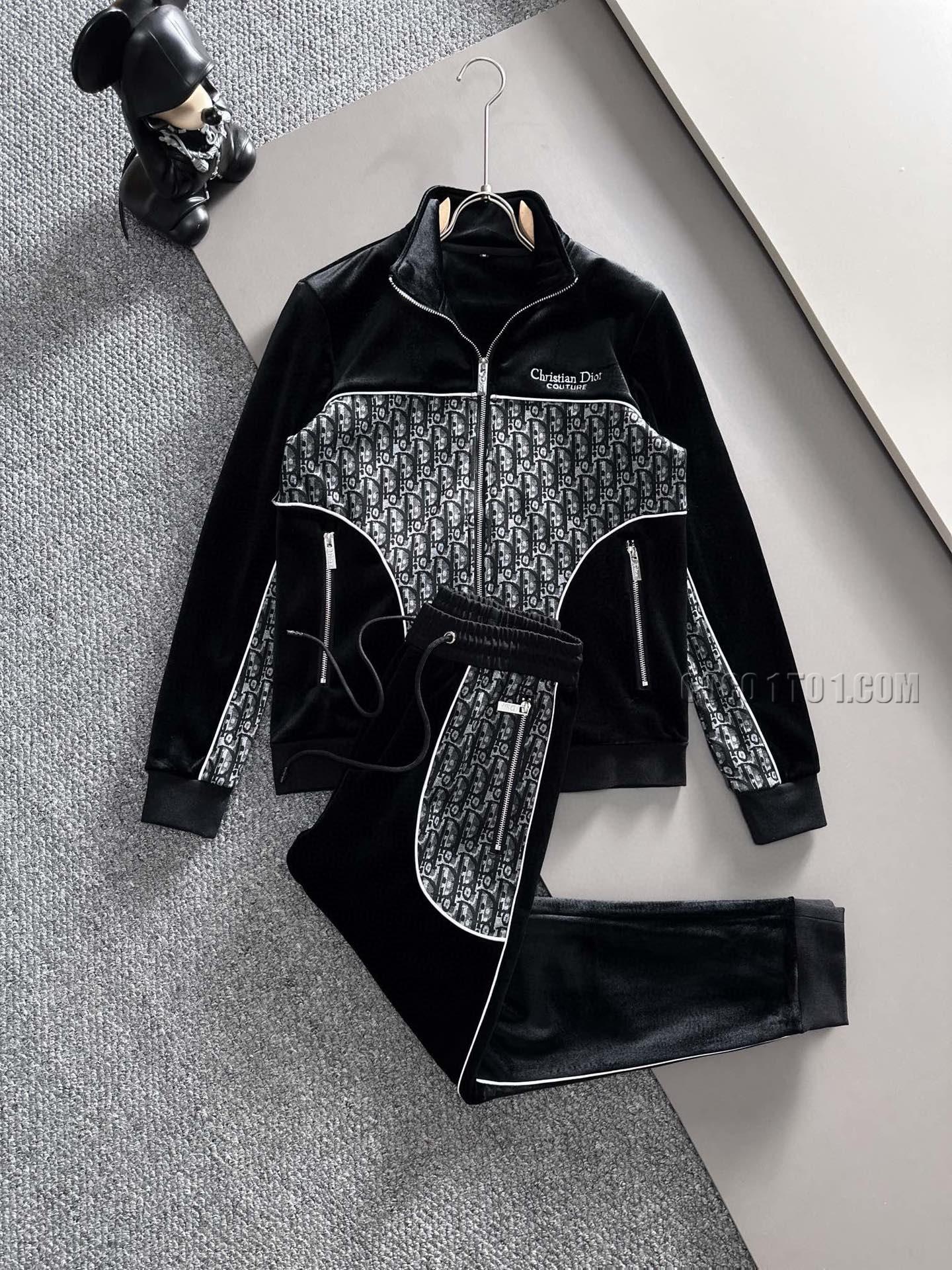 Dior (Plush and Thickened) Explosive Suit N42503