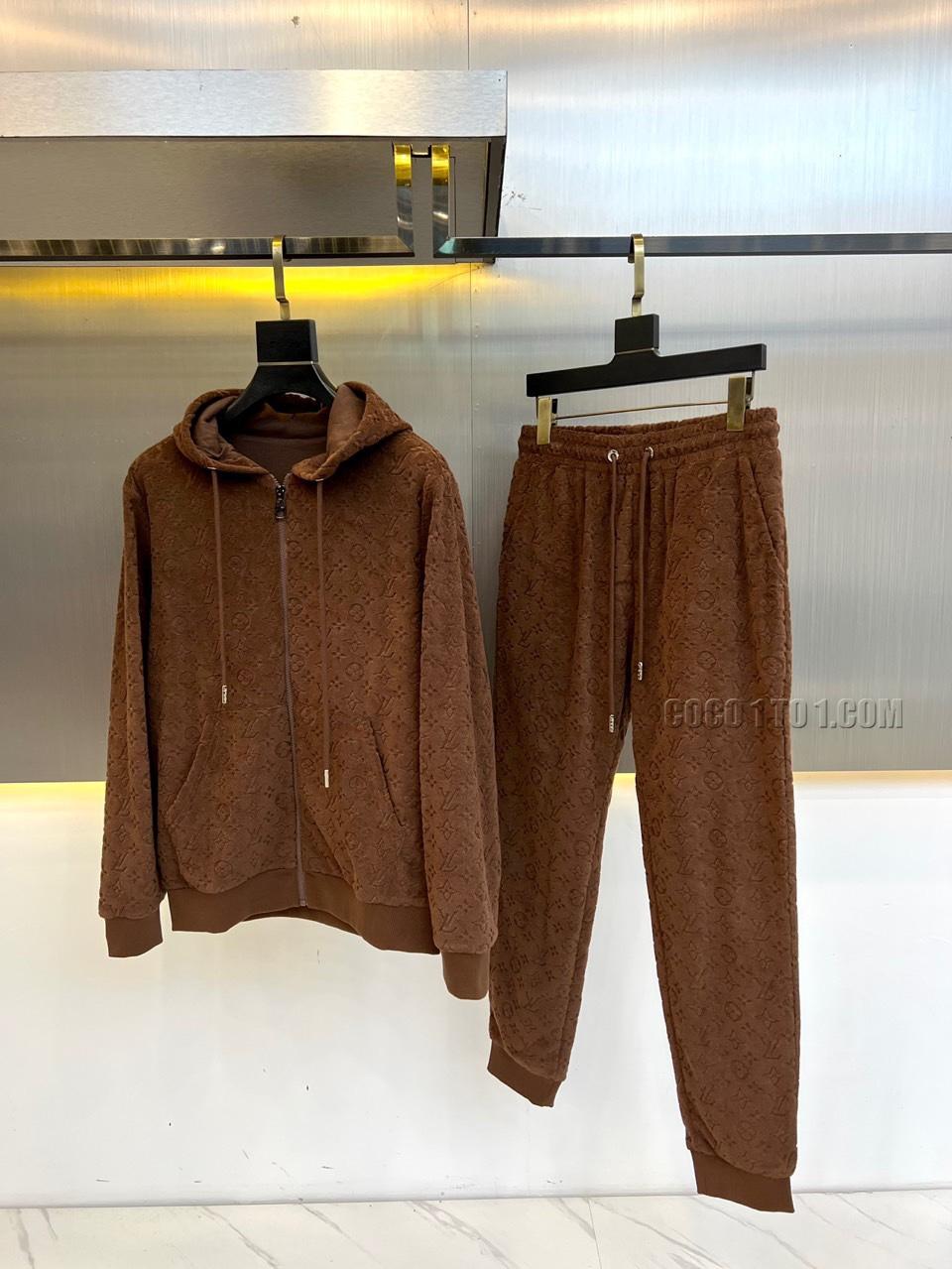 1v Donkey Home has a new king's single product again old flower full-print embroidered towel embroidery plus thickened hooded jacket + pants Suit N42503